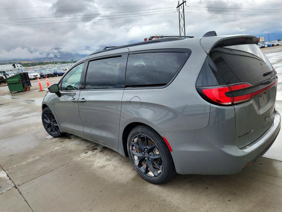 Photo 2 from auction – 2025 CHRYSLER PACIFICA with VIN 2C4RC1GG4SR554982