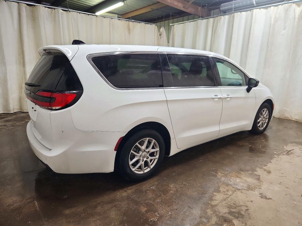 Photo 3 from auction – 2025 CHRYSLER PACIFICA with VIN 2C4RC1BG1SR541288