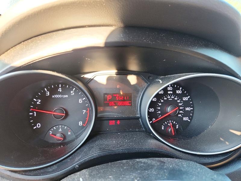 Снимка 9 от търг – 2015 KIA SEDONA с VIN KNDMB5C14F6038608