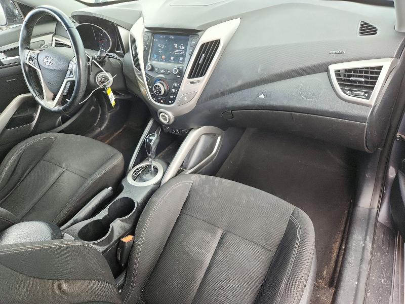 Zdjęcie 8 z aukcji – 2017 HYUNDAI VELOSTER z VIN KMHTC6AD4HU309818