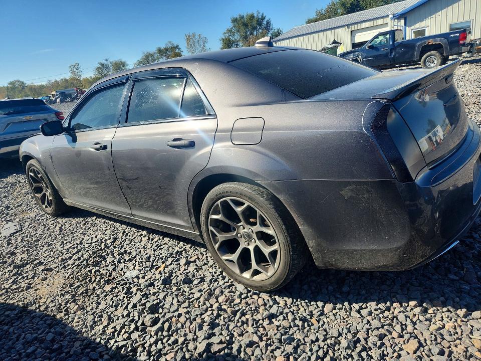 Снимка 2 от търг – 2015 CHRYSLER 300 с VIN 2C3CCABG6FH872518