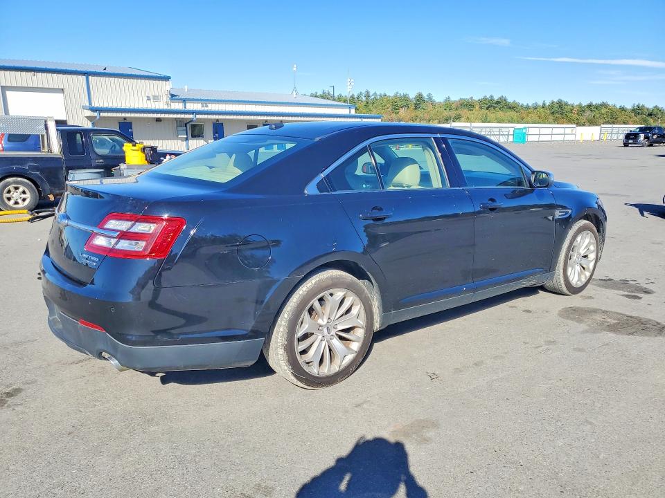 Снимка 3 от търг – 2017 FORD TAURUS с VIN 1FAHP2F8XHG129136