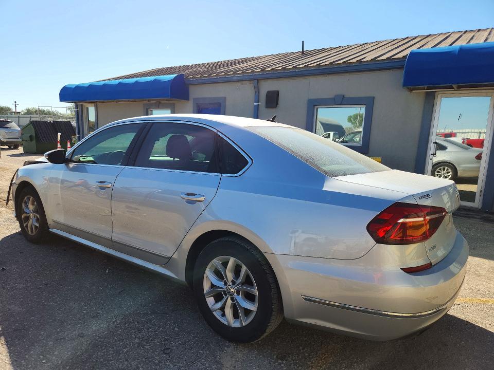 Снимка 2 от търг – 2017 VOLKSWAGEN PASSAT с VIN 1VWAT7A35HC075572