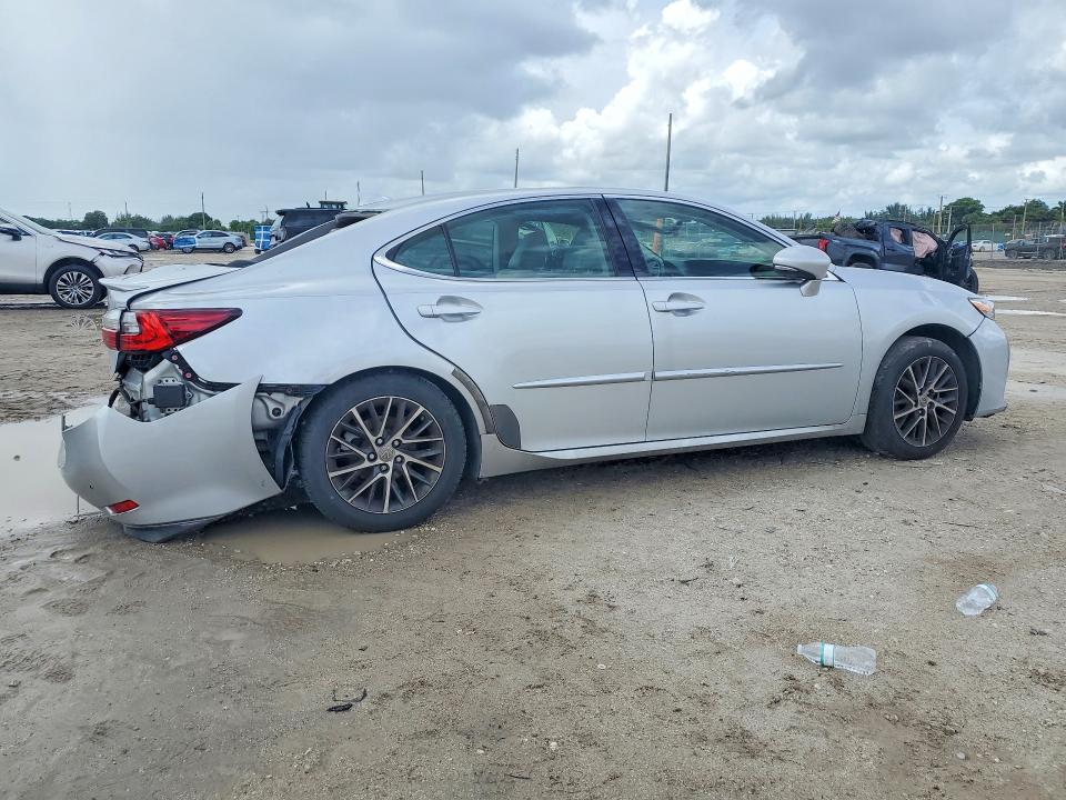 Foto 3 de la subasta – 2016 LEXUS ES con VIN JTHBK1GG7G2213357