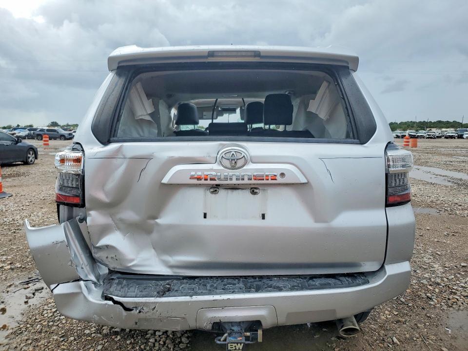 Снимка 6 от търг – 2018 TOYOTA 4RUNNER с VIN JTEZU5JR7J5179949