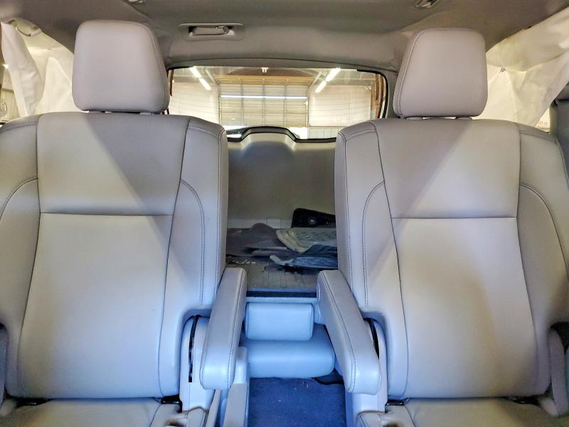 Снимка 10 от търг – 2019 TOYOTA HIGHLANDER с VIN 5TDKZRFH3KS561048