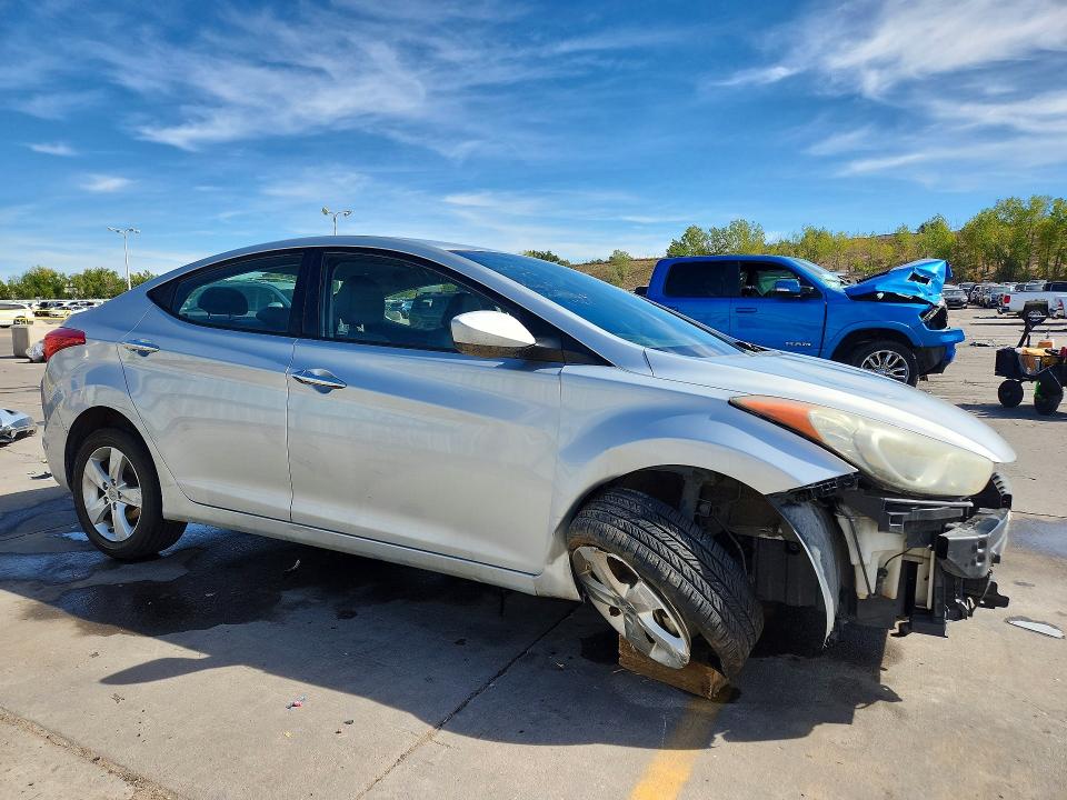 Снимка 4 от търг – 2013 HYUNDAI ELANTRA с VIN 5NPDH4AE8DH369693