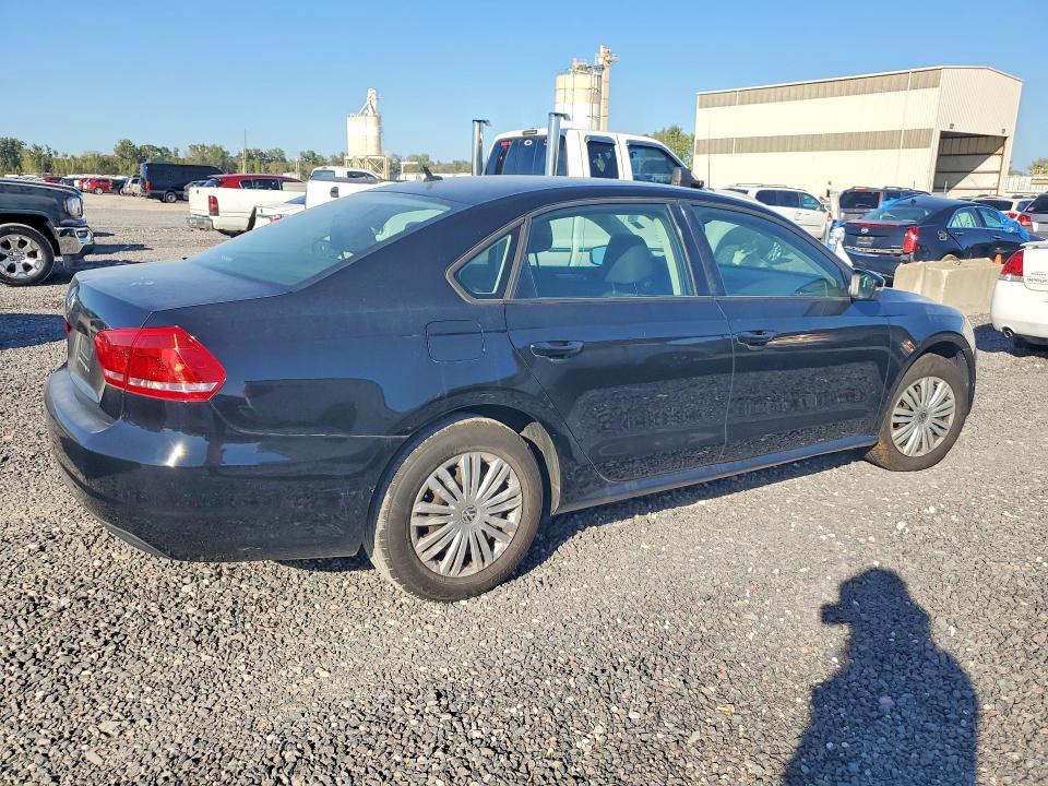 Снимка 3 от търг – 2014 VOLKSWAGEN PASSAT с VIN 1VWAH7A39EC054267