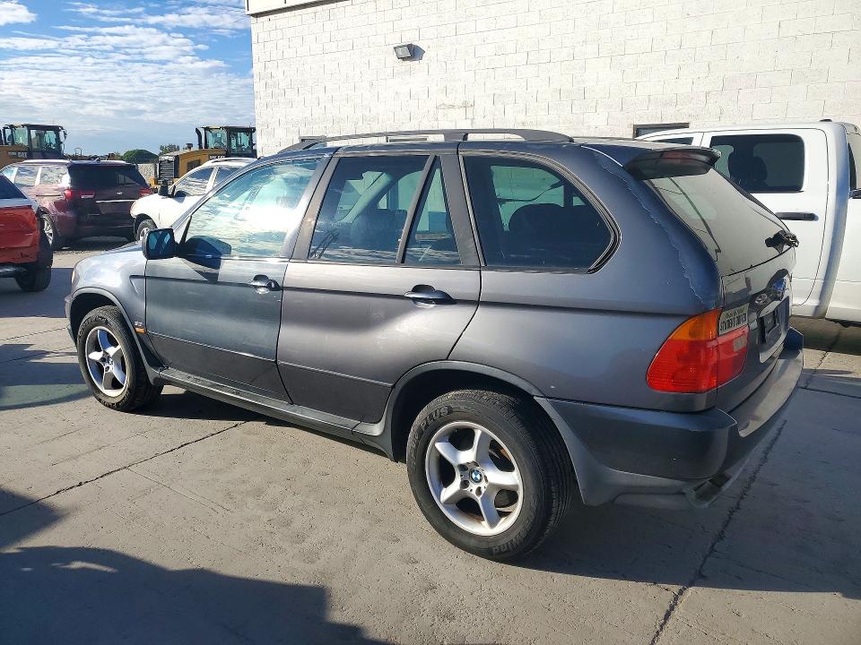 Снимка 2 от търг – 2003 BMW X5 с VIN 5UXFA53543LV78227