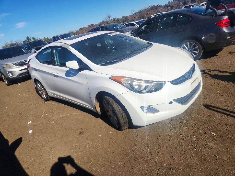 Снимка 4 от търг – 2013 HYUNDAI ELANTRA с VIN 5NPDH4AE4DH427508
