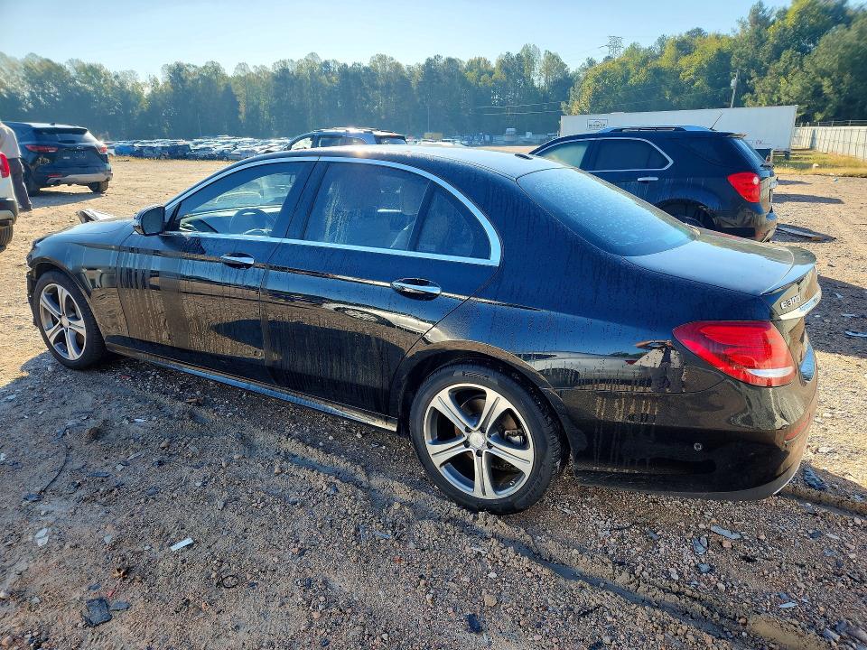 Снимка 2 от търг – 2017 MERCEDES-BENZ E с VIN WDDZF4KB6HA199112