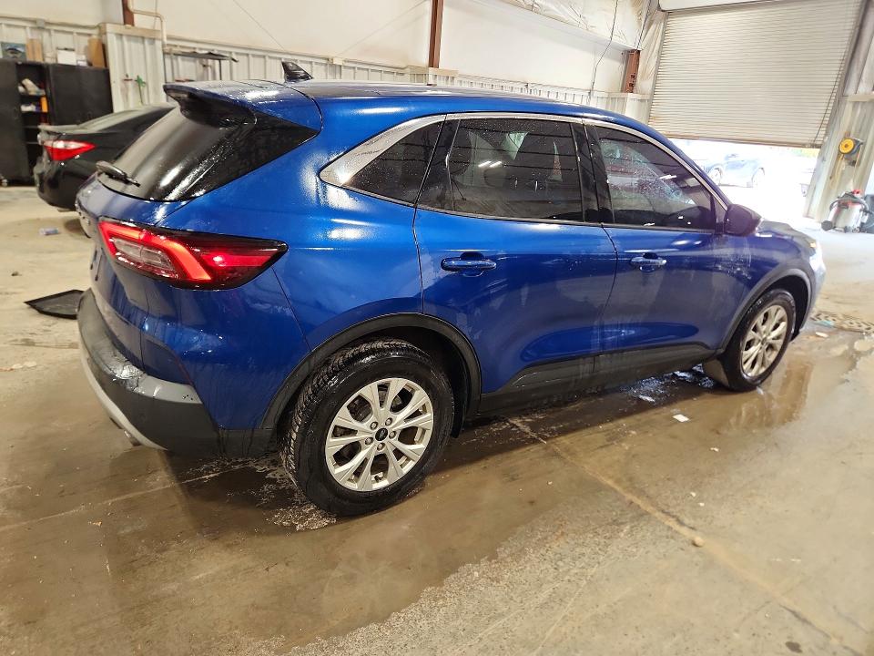 Photo 3 from auction – 2023 FORD ESCAPE with VIN 1FMCU0GN5PUA14056