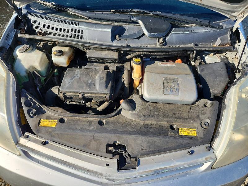 Снимка 11 от търг – 2005 TOYOTA PRIUS с VIN JTDKB20U853113802