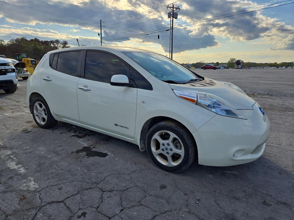 Снимка 4 от търг – 2011 NISSAN LEAF с VIN JN1AZ0CP7BT005896