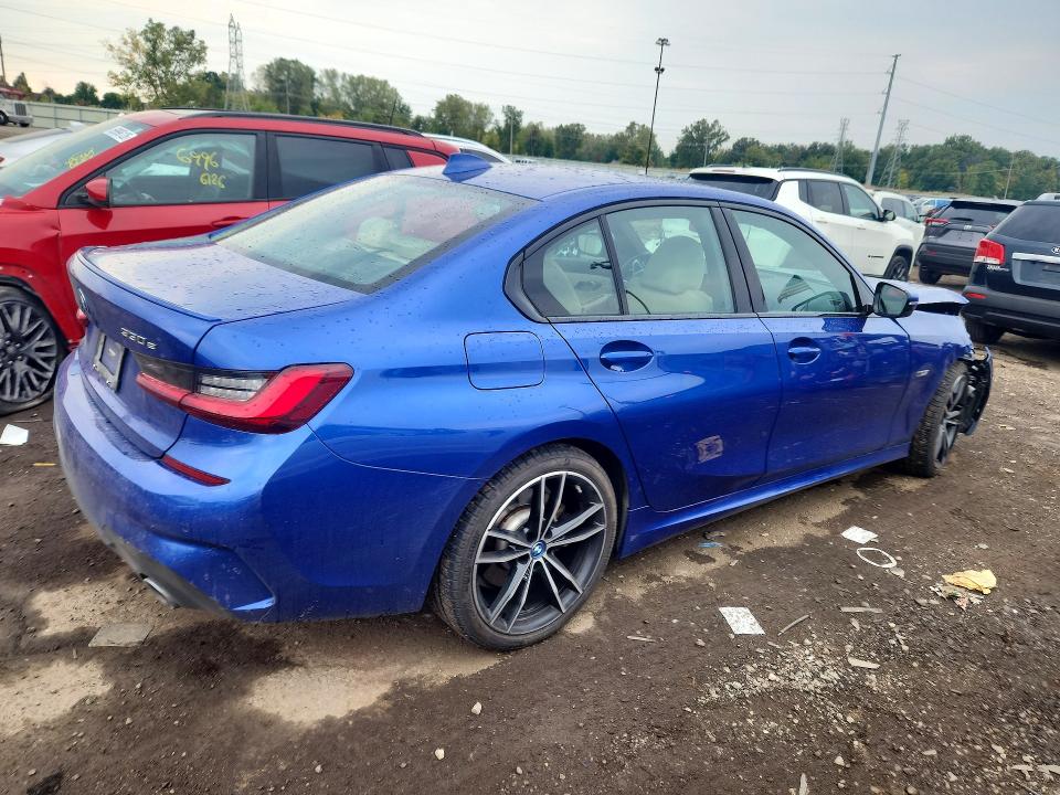 Фото 3 с аукциона – 2022 BMW 330E с VIN 3MW5P7J00N8C63558