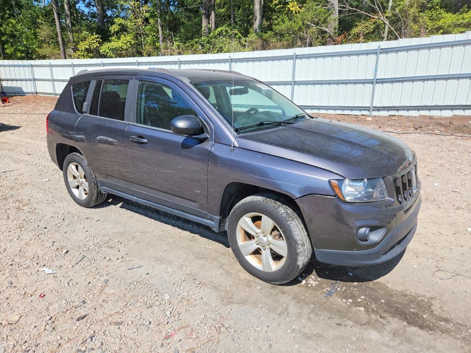 Foto 4 de la subasta – 2015 JEEP COMPASS con VIN 1C4NJDBB8FD214664
