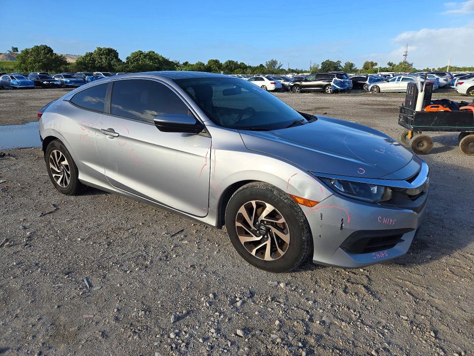 Photo 4 from auction – 2016 HONDA CIVIC with VIN 2HGFC4B06GH306598