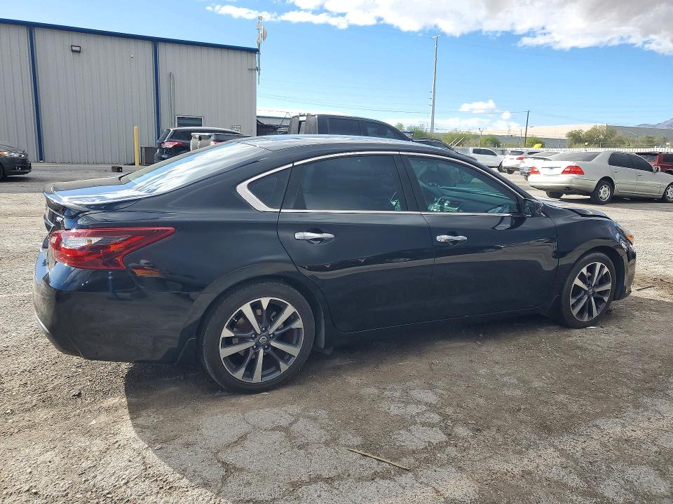 Photo 3 from auction – 2017 NISSAN ALTIMA with VIN 1N4AL3AP2HN359623