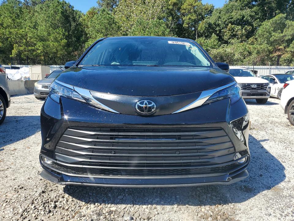 Photo 5 from auction – 2026 TOYOTA SIENNA with VIN 5TDYRKEC8TS306825