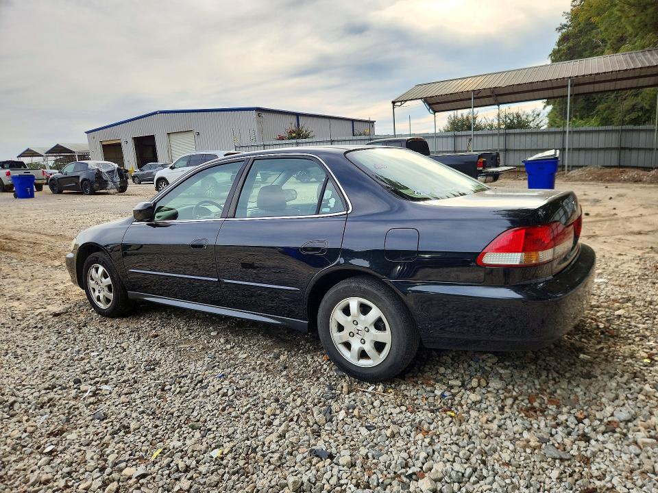 Снимка 2 от търг – 2001 HONDA ACCORD с VIN JHMCG56601C015937