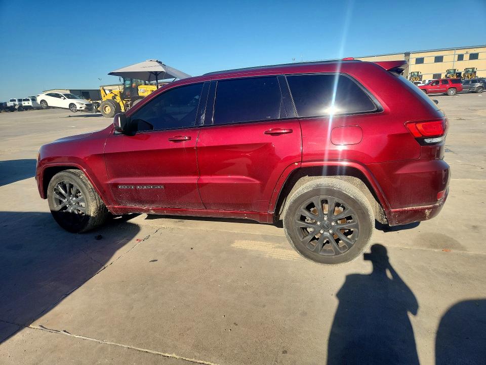 Снимка 2 от търг – 2018 JEEP GRAND CHEROKEE с VIN 1C4RJFAG4JC420797