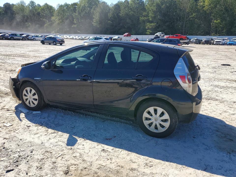 Photo 2 from auction – 2014 TOYOTA PRIUS C with VIN JTDKDTB33E1067750