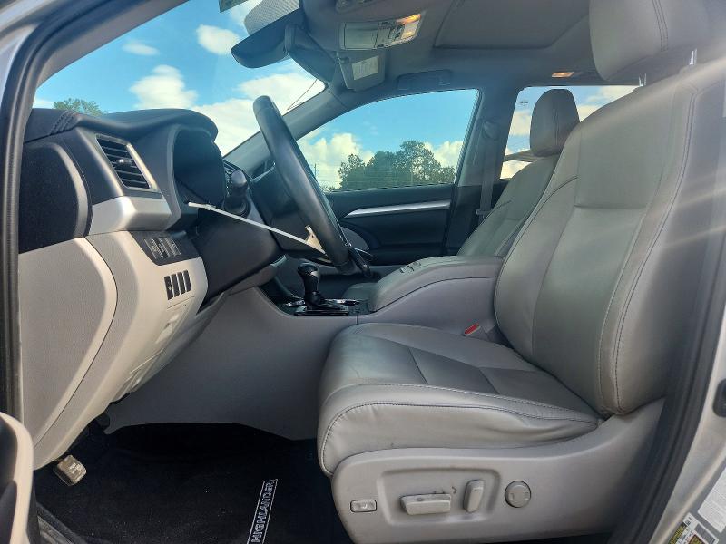 Zdjęcie 7 z aukcji – 2019 TOYOTA HIGHLANDER z VIN 5TDKZRFH5KS348036