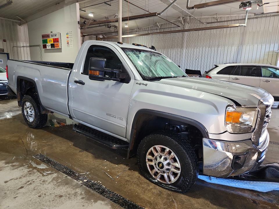 Снимка 4 от търг – 2017 GMC SIERRA с VIN 1GT02REG3HZ161745
