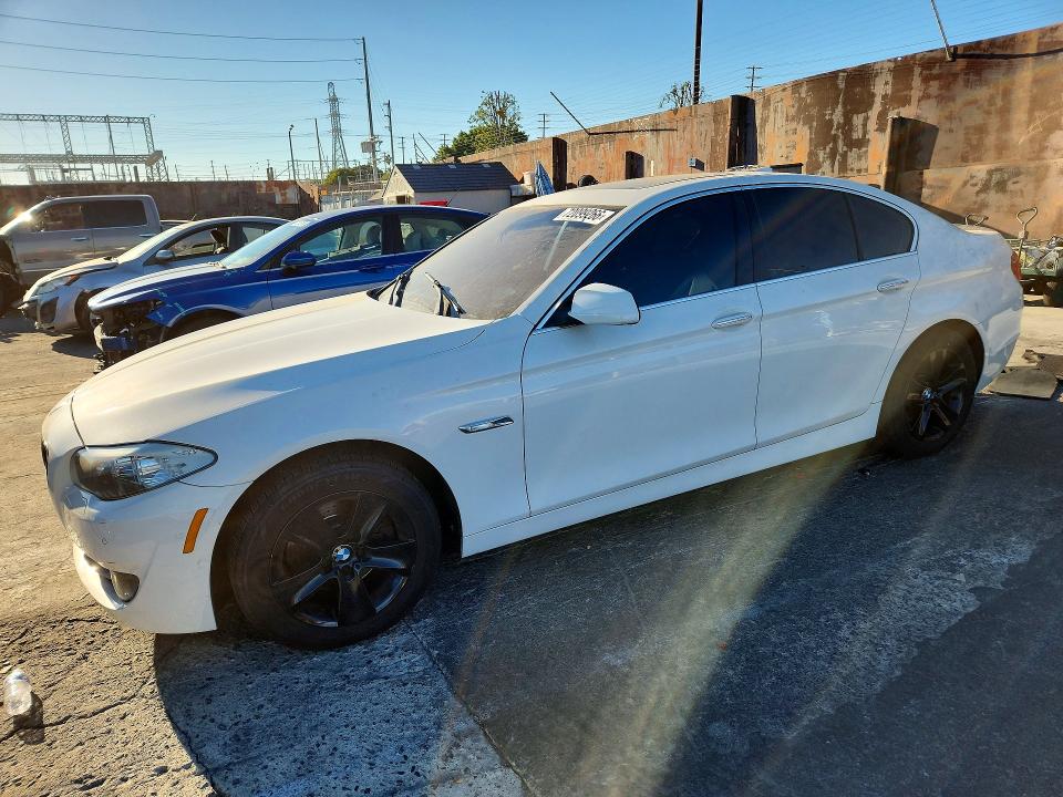 BMW 528 2013 с VIN WBAXG5C57DDY35670 - Снимка от търг