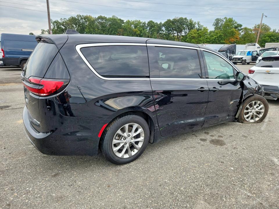 Foto 3 de la subasta – 2026 CHRYSLER PACIFICA con VIN 2C4RC1GG3TR190393
