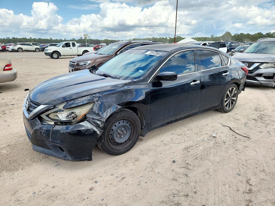 NISSAN ALTIMA 2017 with VIN 1N4AL3AP3HN329353 - Photo from auction