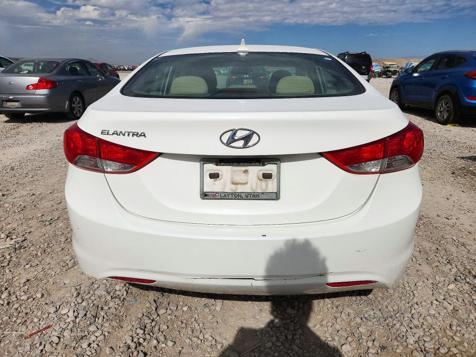 Photo 6 from auction – 2012 HYUNDAI ELANTRA with VIN 5NPDH4AE9CH138249