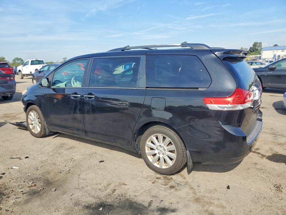 Снимка 2 от търг – 2013 TOYOTA SIENNA с VIN 5TDDK3DC1DS053729