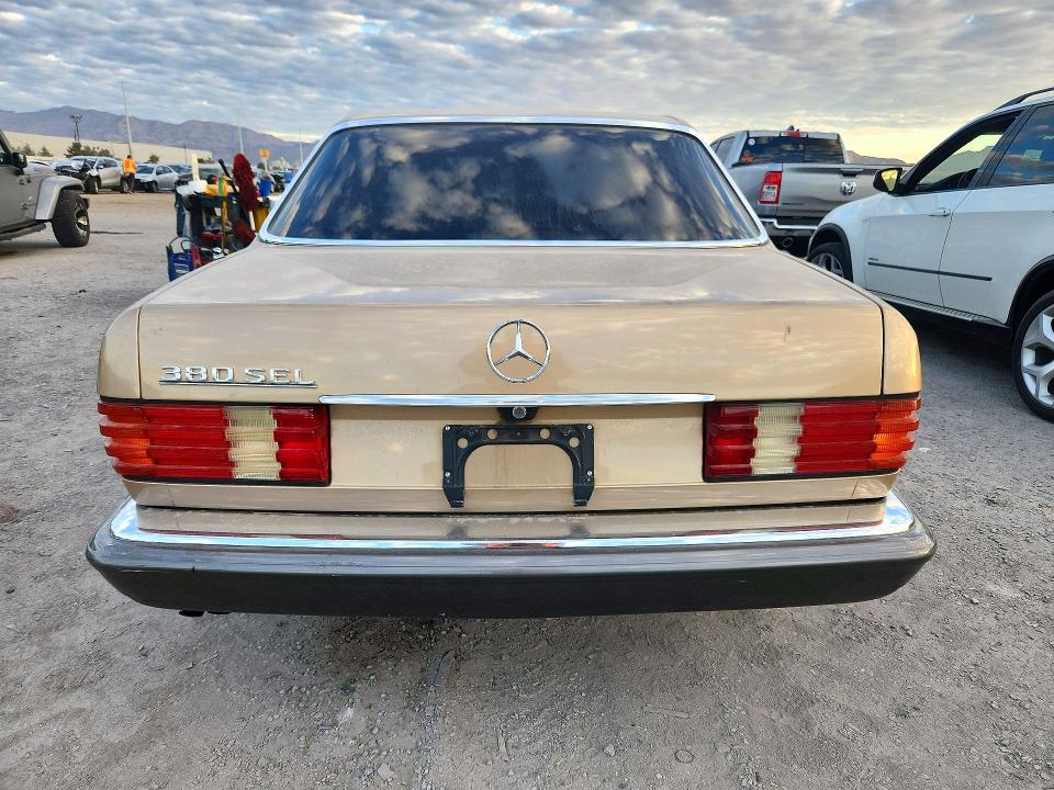 Снимка 6 от търг – 1983 MERCEDES-BENZ 380 с VIN WDBCA33A3DB038346