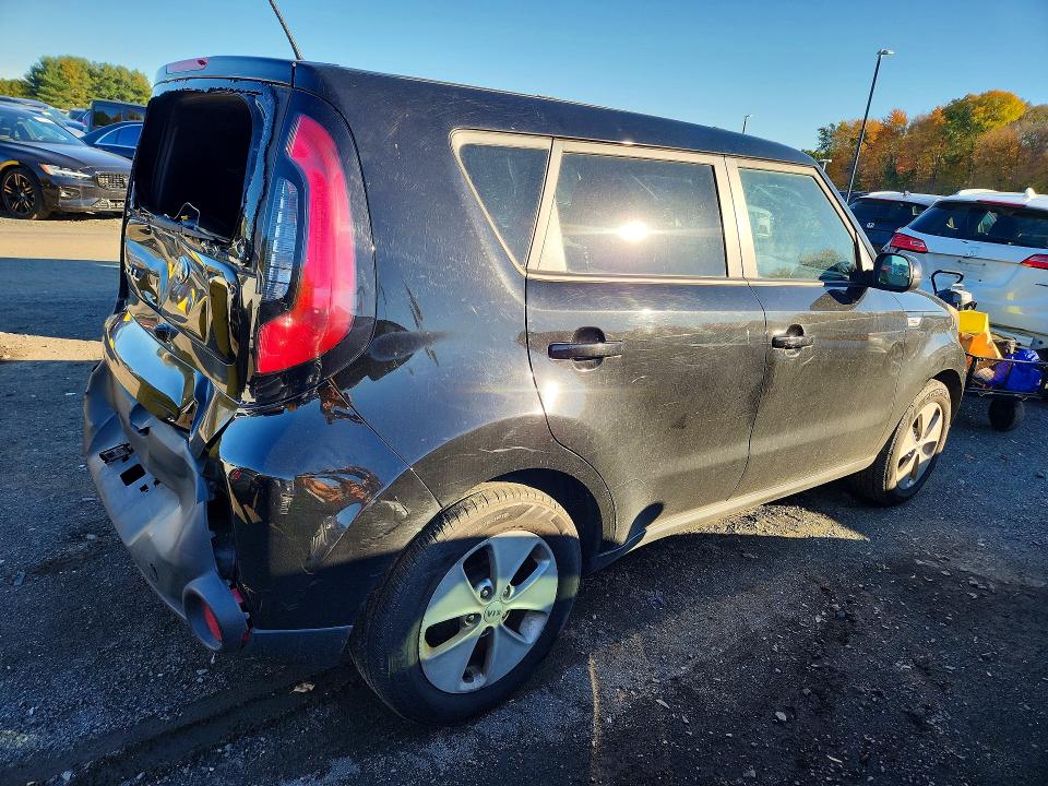 Фото 3 с аукциона – 2016 KIA SOUL с VIN KNDJN2A21G7854496