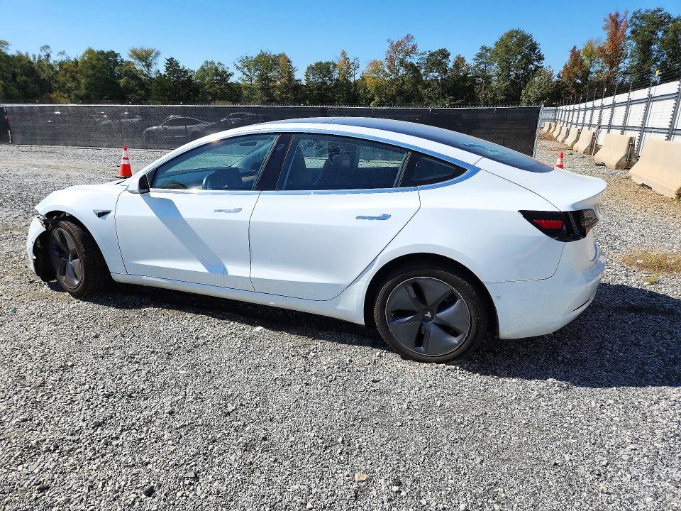 Снимка 2 от търг – 2018 TESLA MODEL 3 с VIN 5YJ3E1EA6JF062432