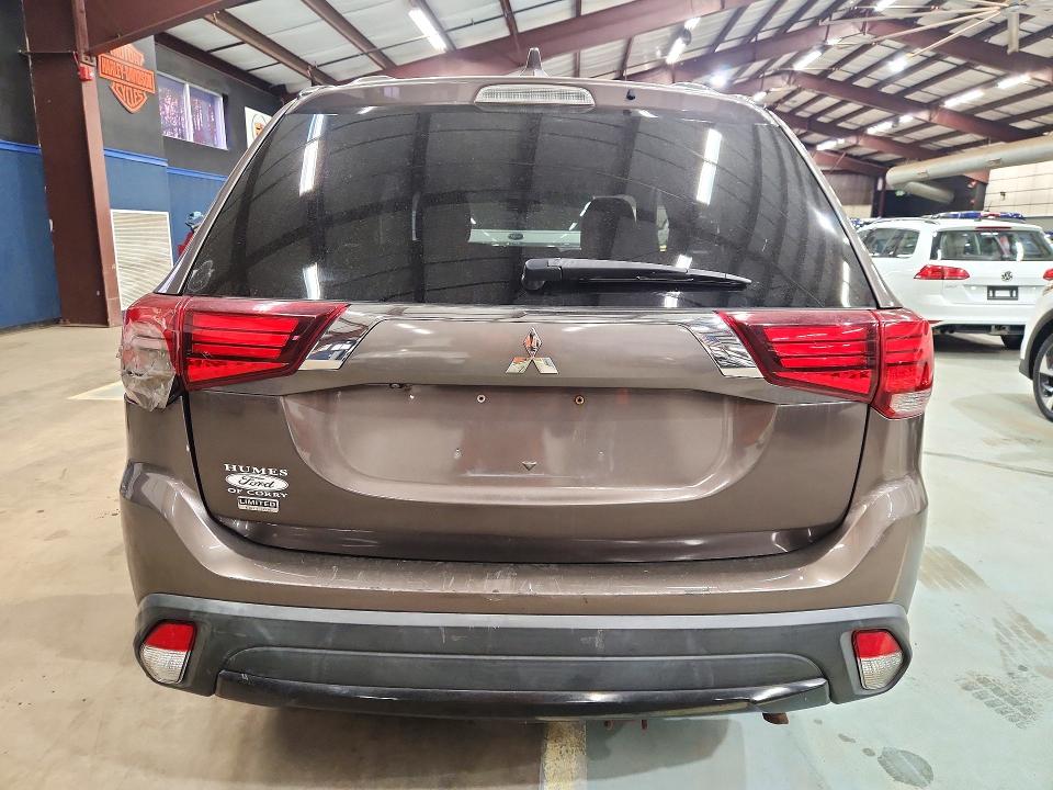 Снимка 6 от търг – 2018 MITSUBISHI OUTLANDER с VIN JA4AZ3A36JZ027327