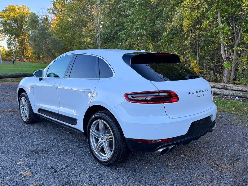 Photo 2 from auction – 2015 PORSCHE MACAN with VIN WP1AB2A52FLB50430