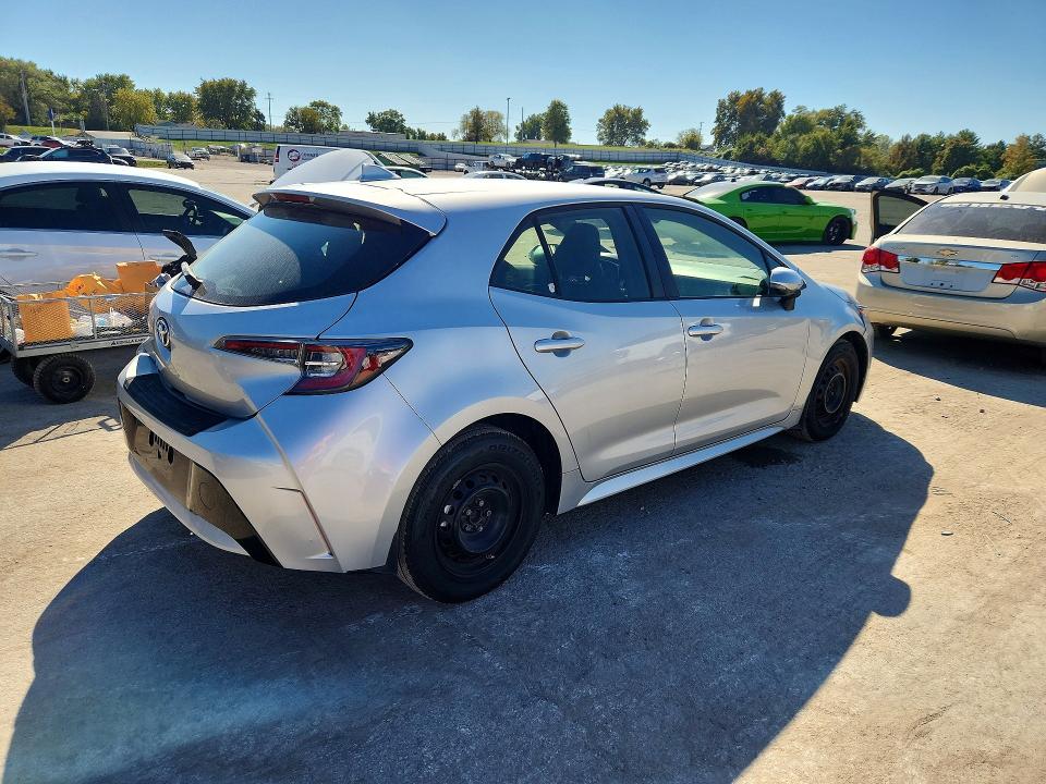 Photo 3 from auction – 2019 TOYOTA COROLLA HATCHBACK with VIN JTNK4RBE2K3057114