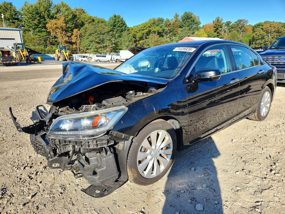 HONDA ACCORD 2015 with VIN 1HGCR2F86FA274402 - Photo from auction