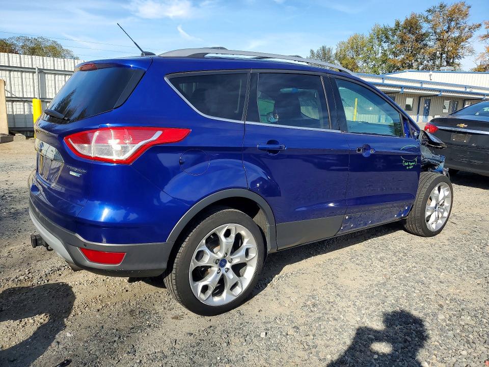 Photo 3 from auction – 2015 FORD ESCAPE with VIN 1FMCU9J92FUB96510