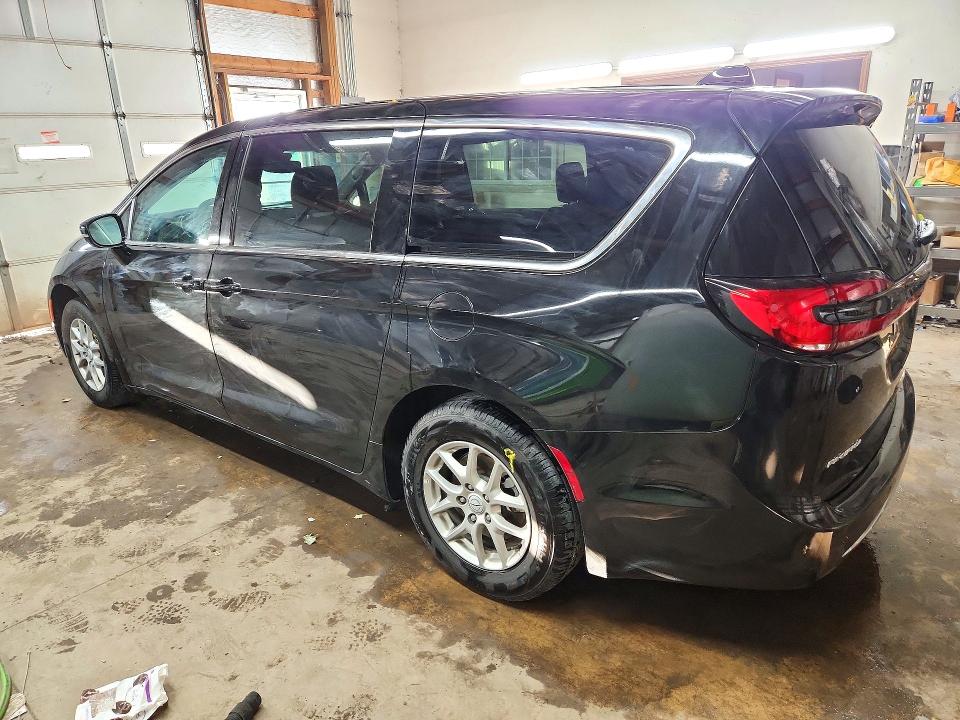 Photo 2 from auction – 2026 CHRYSLER PACIFICA with VIN 2C4RC1BG8TR183348