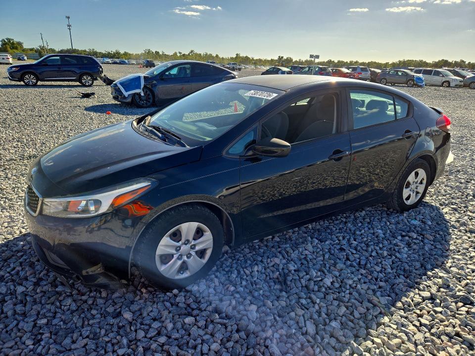 KIA FORTE 2017 с VIN 3KPFL4A77HE127240 - Снимка от търг