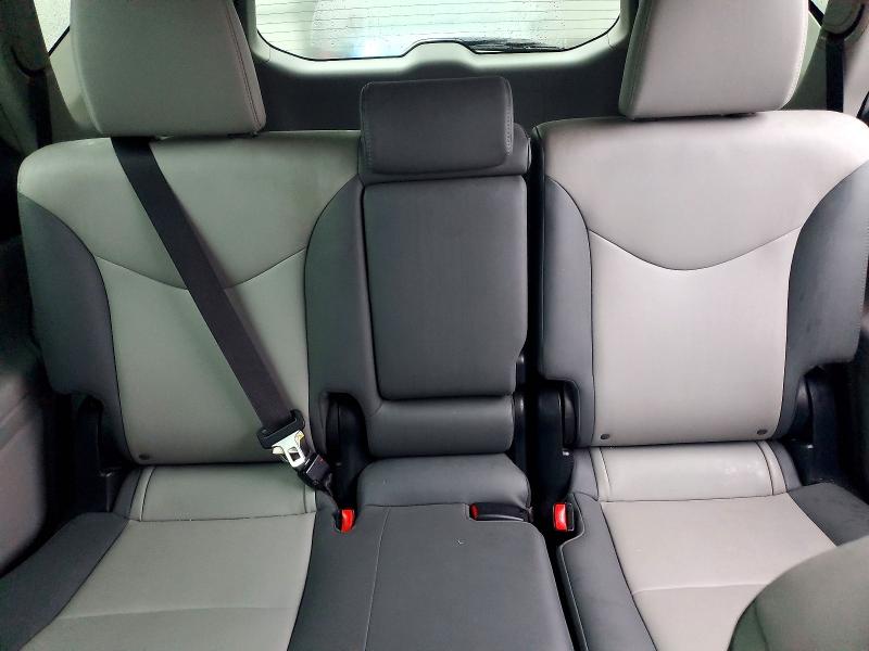 Photo 10 from auction – 2015 TOYOTA PRIUS V with VIN JTDZN3EU1FJ037454