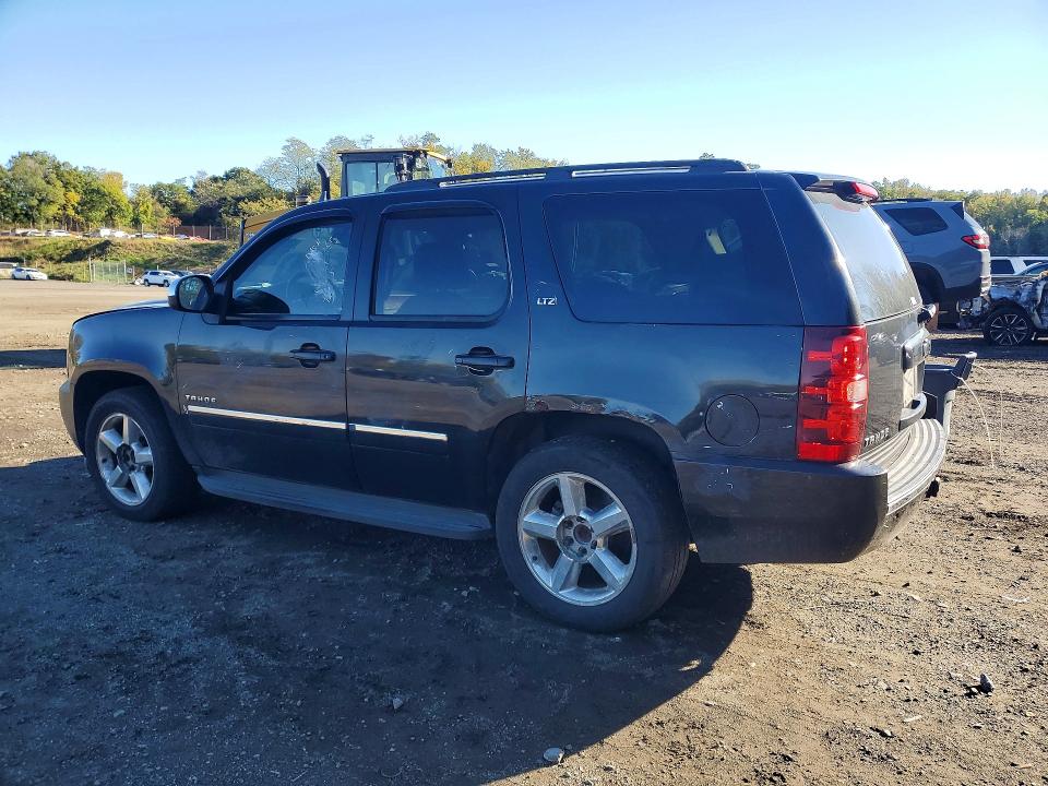 Снимка 2 от търг – 2010 CHEVROLET TAHOE с VIN 1GNUKCE0XAR205805