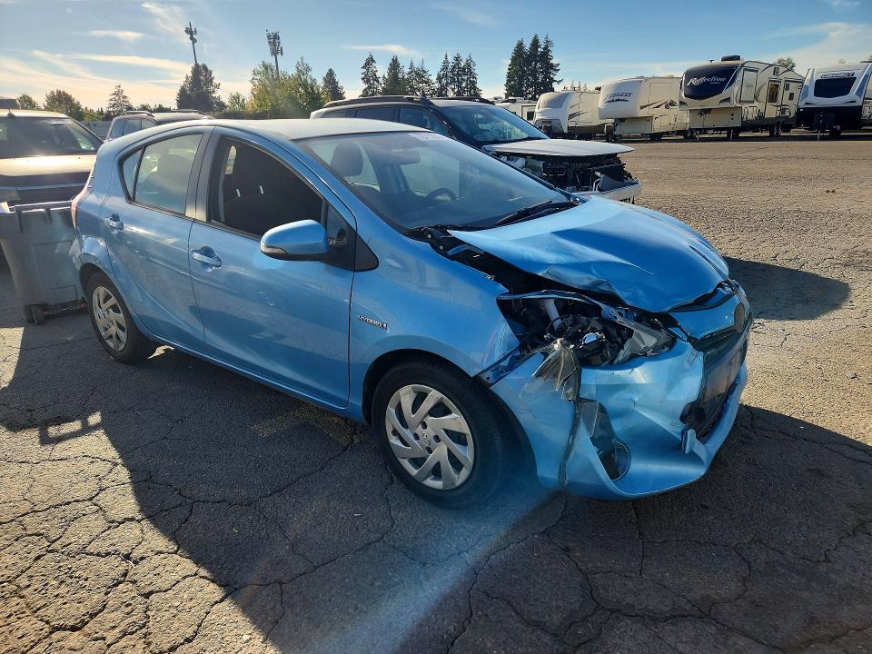 Photo 4 from auction – 2015 TOYOTA PRIUS C with VIN JTDKDTB32F1114820