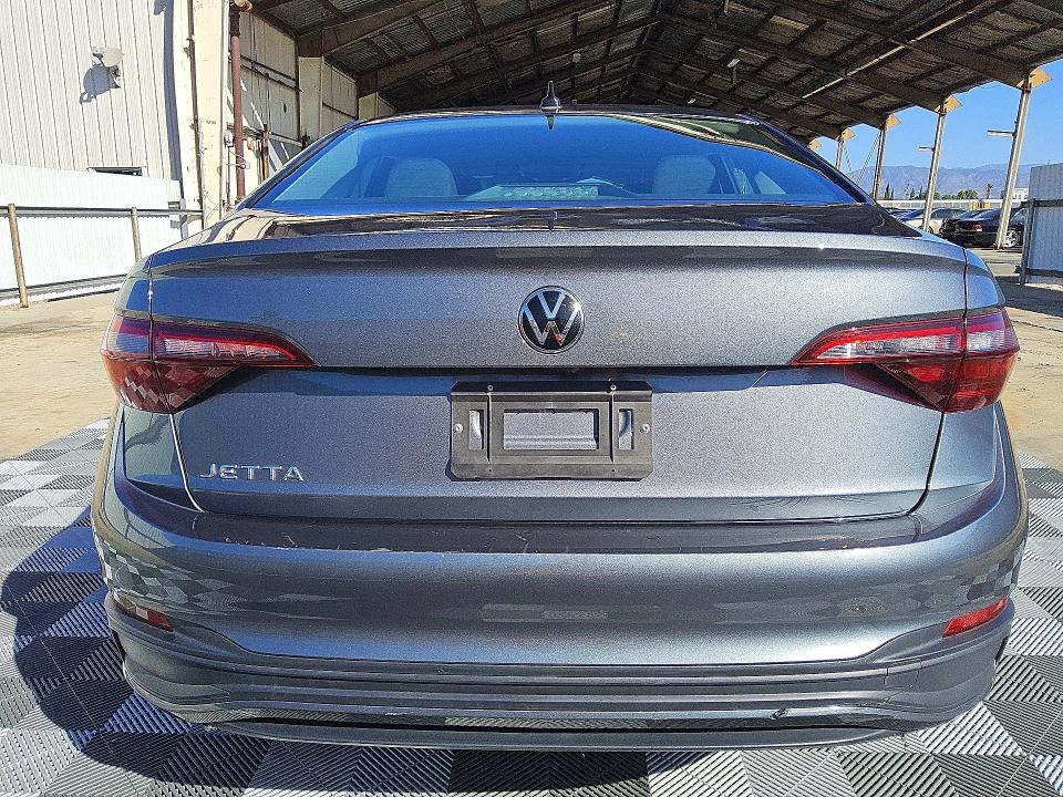 Photo 6 from auction – 2024 VOLKSWAGEN JETTA with VIN 3VW5M7BU6RM054591