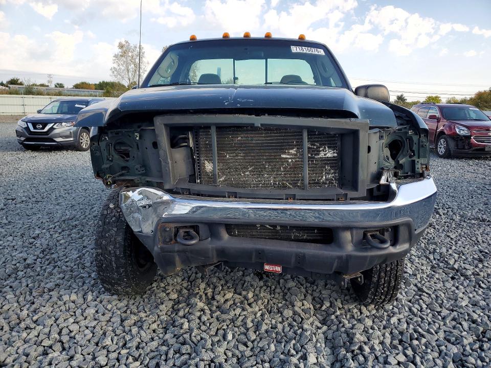 Photo 5 from auction – 2003 FORD F250 with VIN 1FTNF21L83EA67610