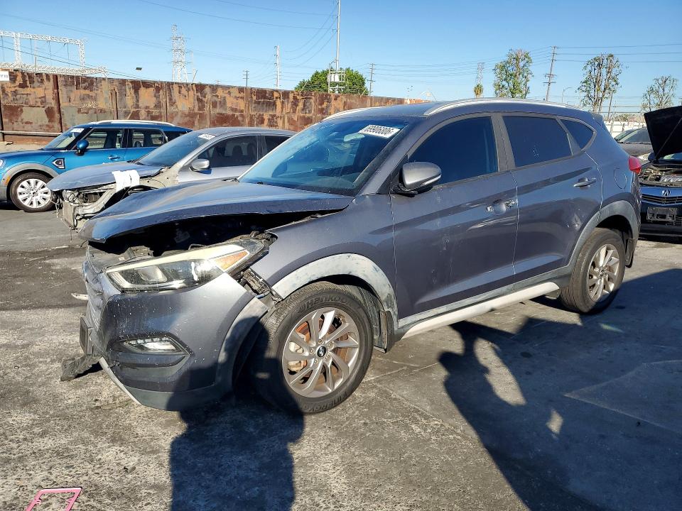HYUNDAI TUCSON 2017 с VIN KM8J33A22HU406889 - Снимка от търг