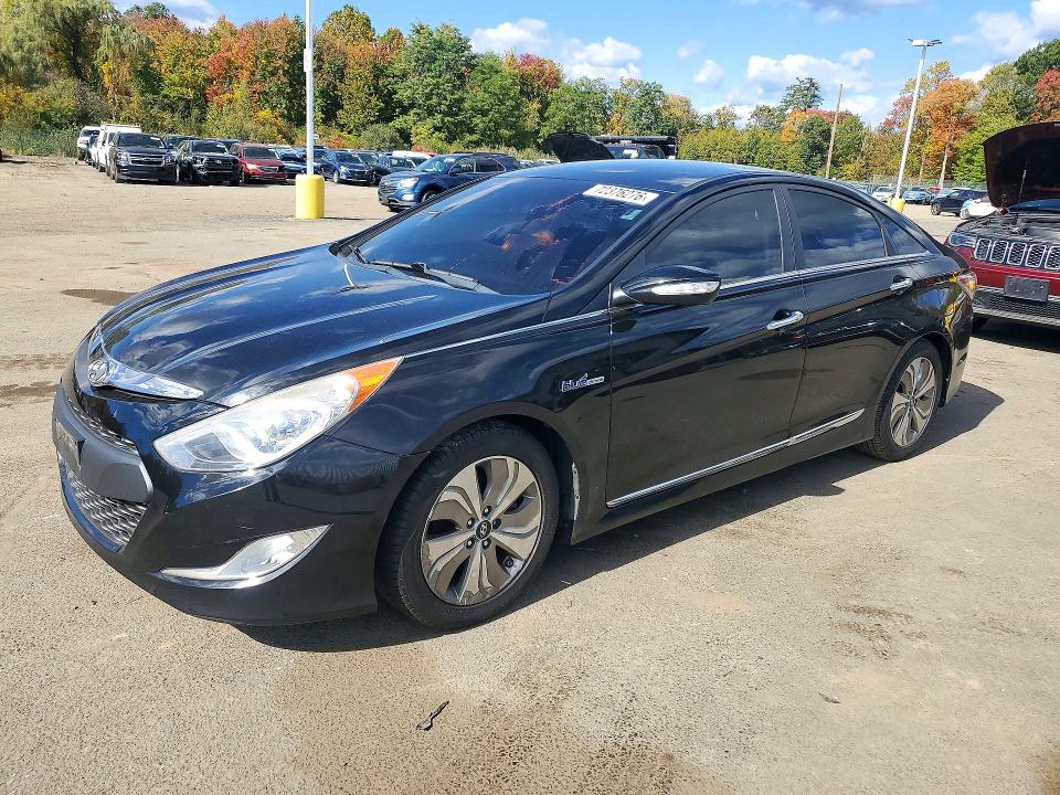 HYUNDAI SONATA 2013 z numerem VIN KMHEC4A43DA101826 - Zdjęcie z aukcji